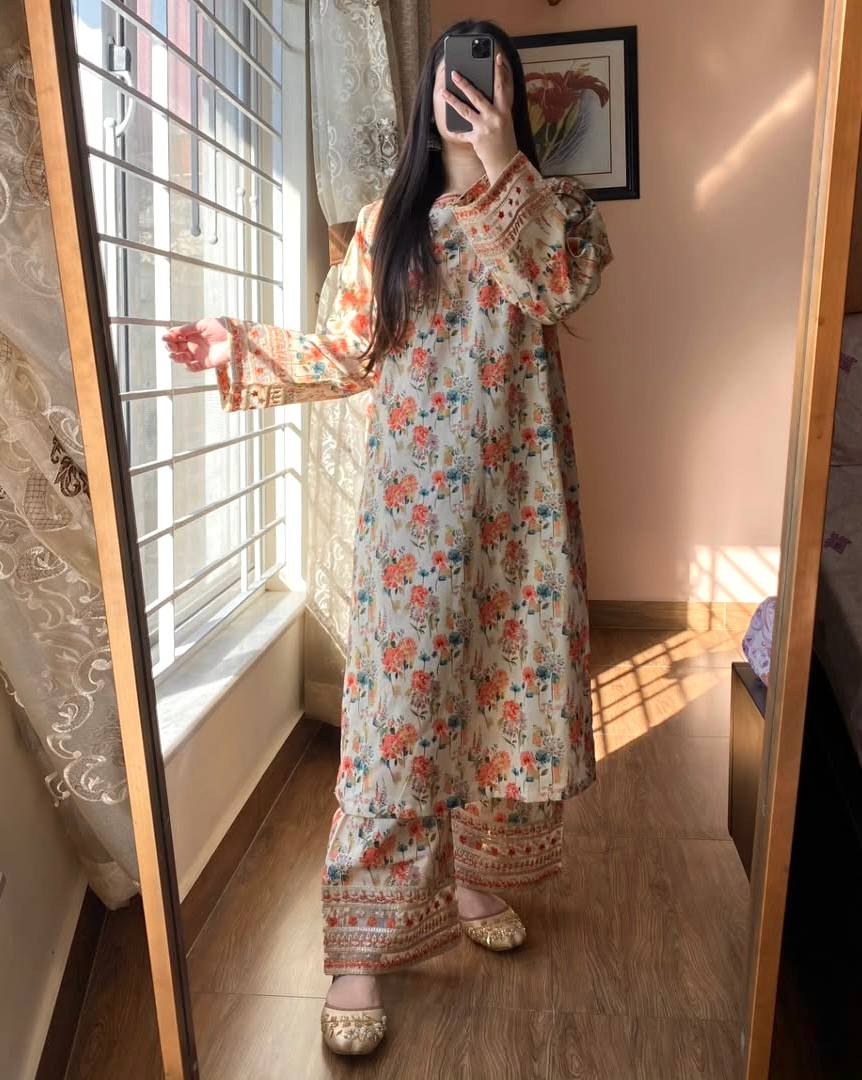Đěsigner Party Wear  Crepe  Embroidered Suit
