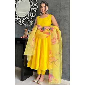 Exclusive Yellow Maska  Plain Salwar Suit With Organza Dupatta